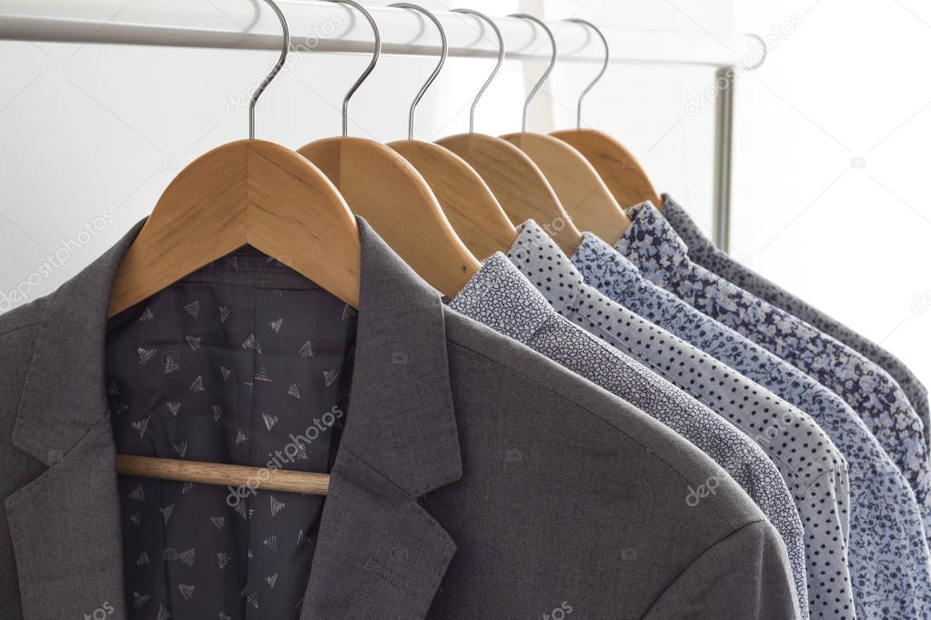 Outfits ejecutivos con blazer y camisa