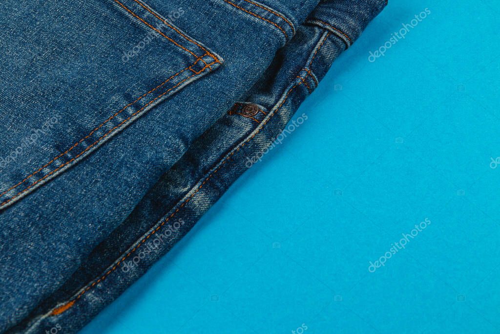 Look casual con denim premium